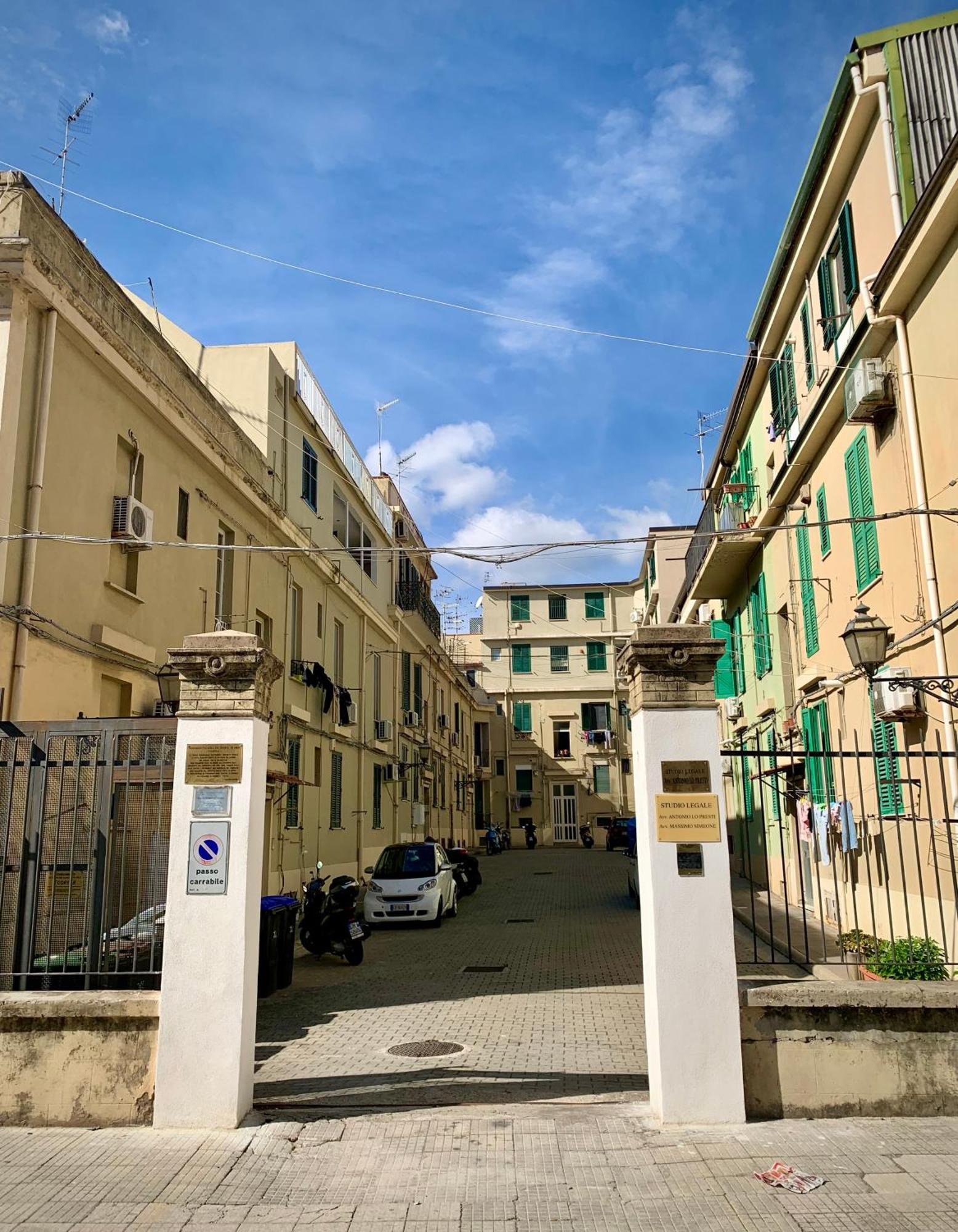 Appartamento Nel Cuore Di Messina Exteriör bild